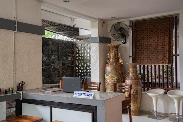 OYO  92588 グランド リー コスト シャリア