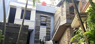 OYO  92588 グランド リー コスト シャリア