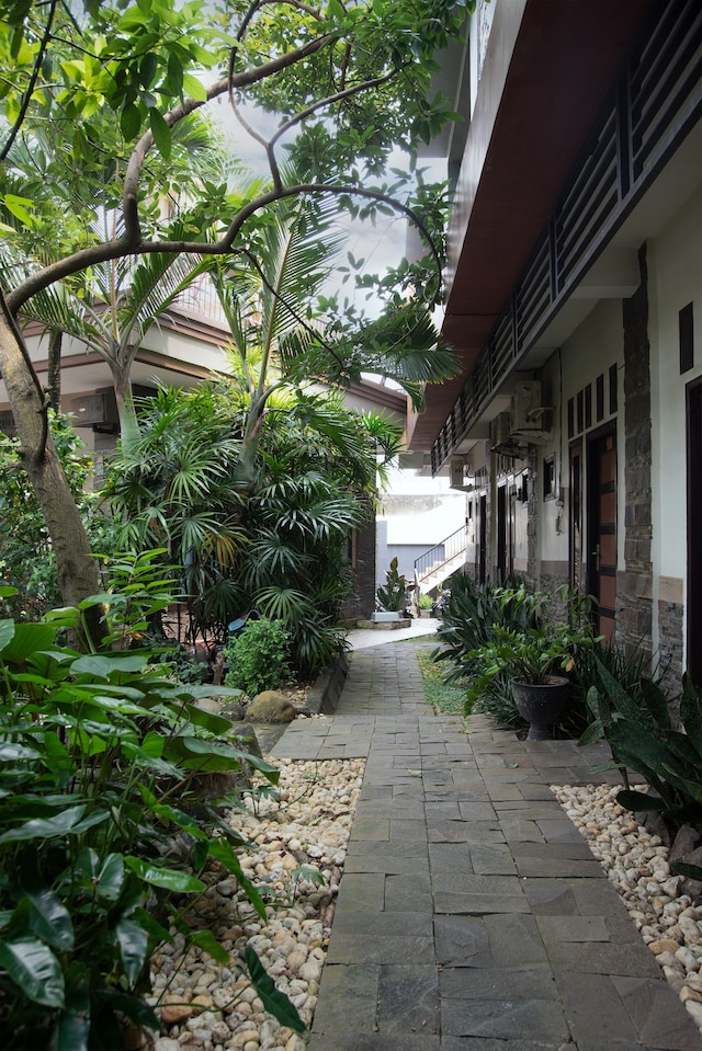 OYO  92588 グランド リー コスト シャリア