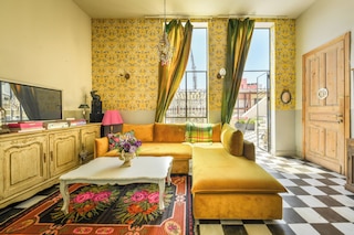 優雅な1BRアパート w バルコニー シティ内