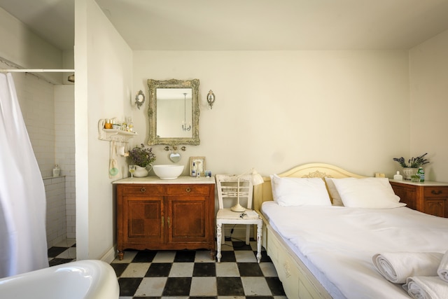 優雅な1BRアパート w バルコニー シティ内