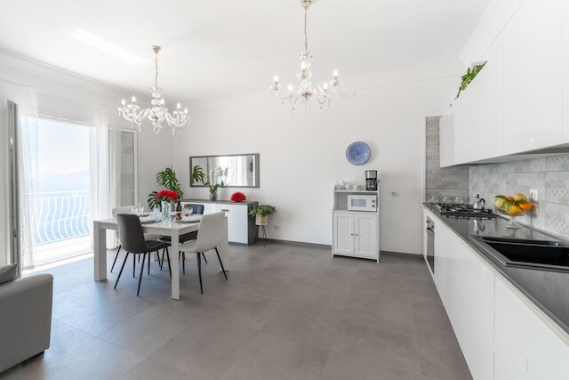 カーサ クララ - モダン ハウス ウィズ ブレステイキング ビューズ オブ カプリ アンド ポジターノ