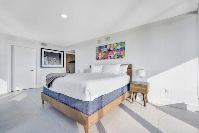 スタニング2BR 2BA ベイ・ハーバー・ウィズ・プール