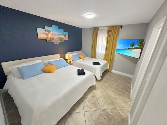 Happy Escape, 15 Min to Beach, Massage Shower Jets, Bar, and BBQ（ハッピーエスケープ、ビーチまで15分、マッサージシャワージェット、バー、BBQ）