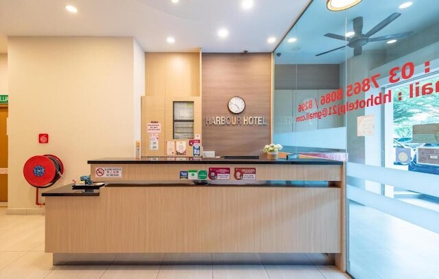 ハーバーホテル