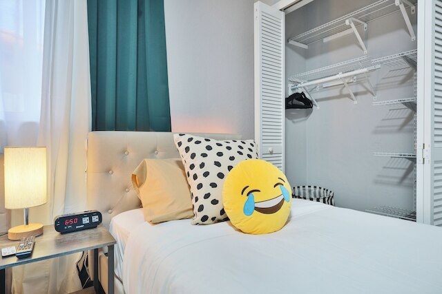 ユニークエスケープゲームルーム！バー、BBQ、広々としたビーチ近く