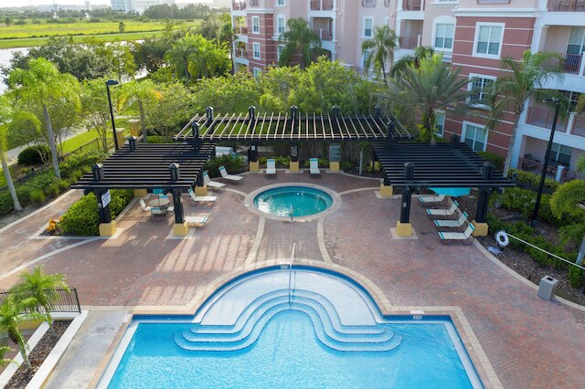 マグニフィセント 2 ベッドルーム アパートメント ビスタ ケイ リゾート 107