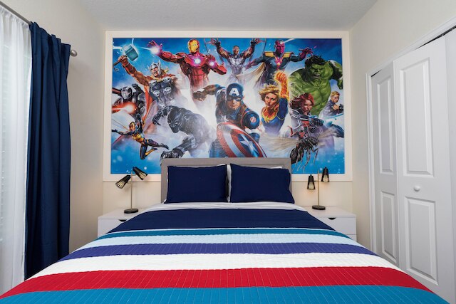 ラグジュリアス ファミリー フレンドリー  5 ベッド 12 ゲスト W スクリーンド プール クロース トゥ  ディズニー