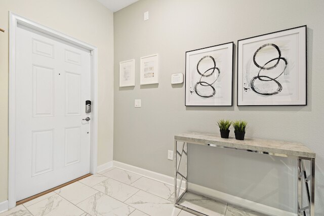 フォー ベッドルームズ W プール タウンホーム 4841