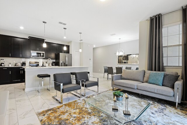 フォー ベッドルームズ W プール タウンホーム 4841