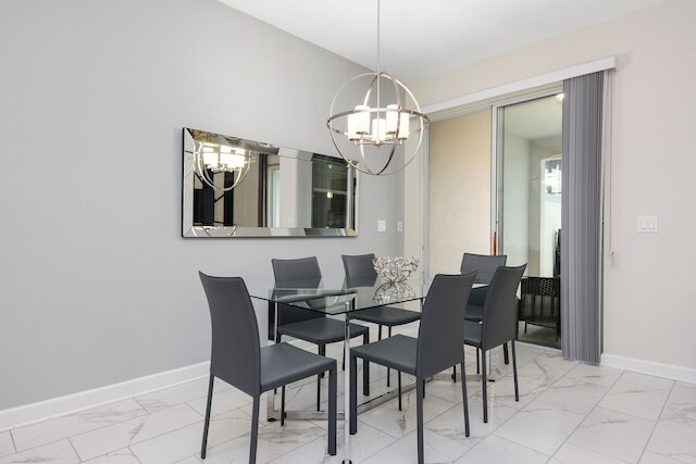 フォー ベッドルームズ W プール タウンホーム 4841