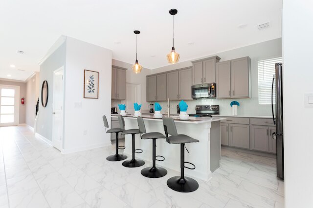 スタニング ファミリー フレンドリー  5  ベッド W プール クロース トゥ  ディズニー ストーリー レイク 4242