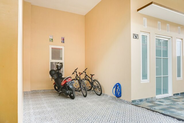 OYO ライフ 91569 オマ ウィジャヤ クスマ シャリア