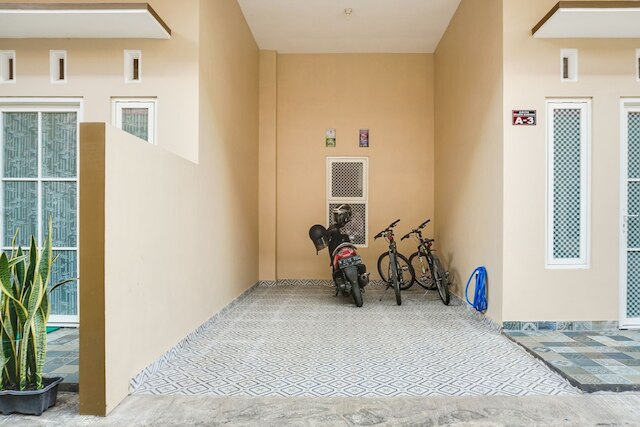 OYO ライフ 91569 オマ ウィジャヤ クスマ シャリア