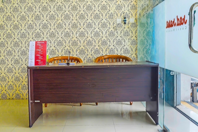 スポット オン 91660 レッド ローズ ゲスト ハウス