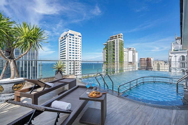 モナリザラグジュアリーホテル