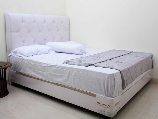 エクスプレス O 92106 ナユス ホームステイ シャリア