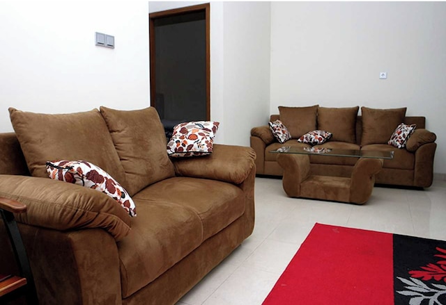 エクスプレス O 92106 ナユス ホームステイ シャリア