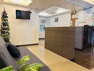 マカティ・ポブラシオンホテル