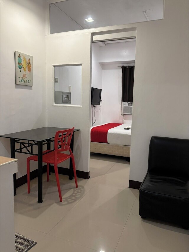 マカティ・ポブラシオンホテル