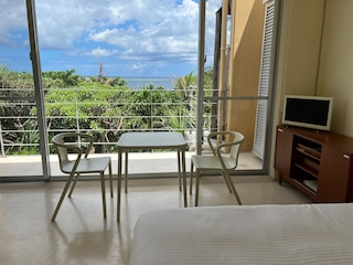 Blue Cave Hotel in Green