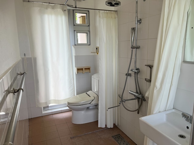 Blue Cave Hotel in Green