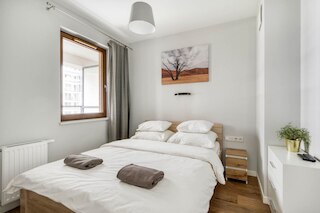 ワルシャワナイトアパートメンツグジボウスカ