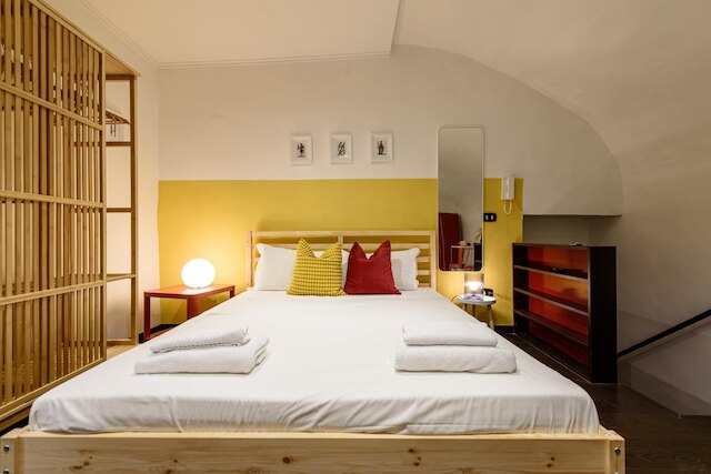 ヴィア ドゥオーモ 196 イン ナイプルズ