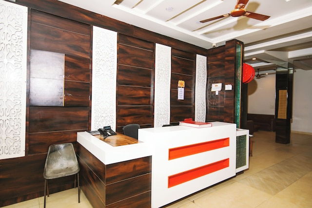 ホテルラヴクシュデラックス