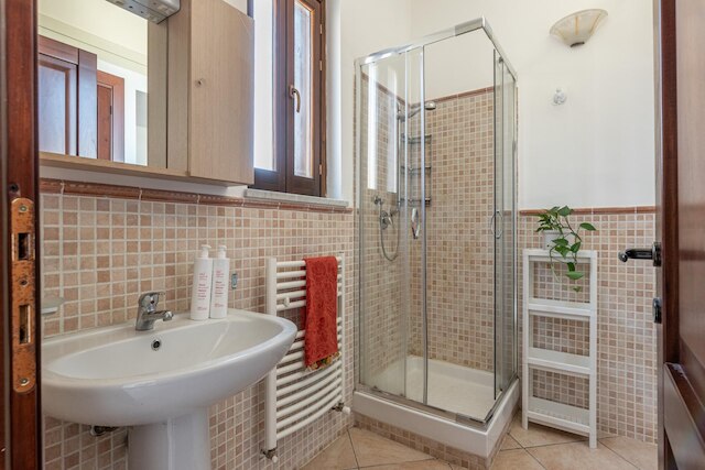 ザ テラス ビハインド ザ カテドラル バイ ワンダフル イタリー