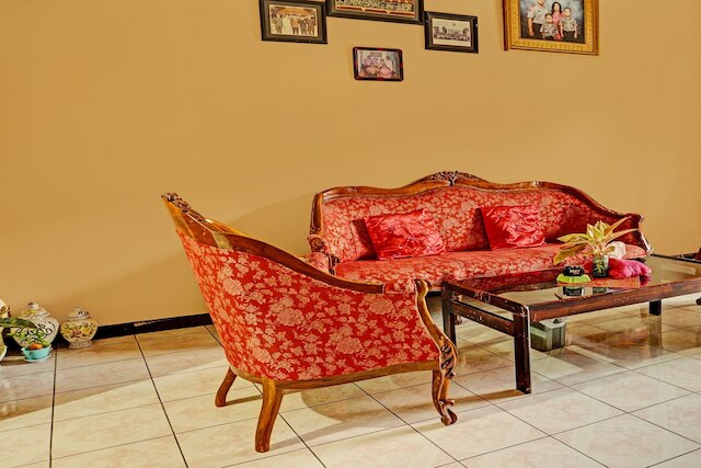 ホテル O ホームステイ シンパン パンジ スロソ シャリア