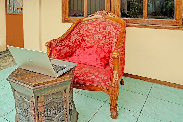 ホテル O ホームステイ シンパン パンジ スロソ シャリア