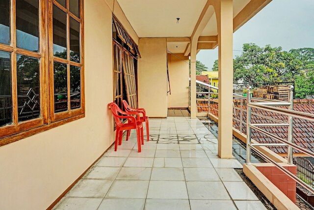 ホテル O ホームステイ シンパン パンジ スロソ シャリア