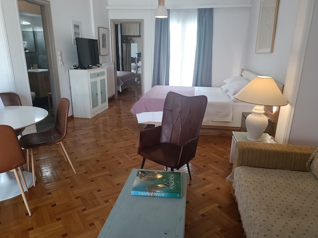 ユリシーズ アパートメンツ アクロポリス