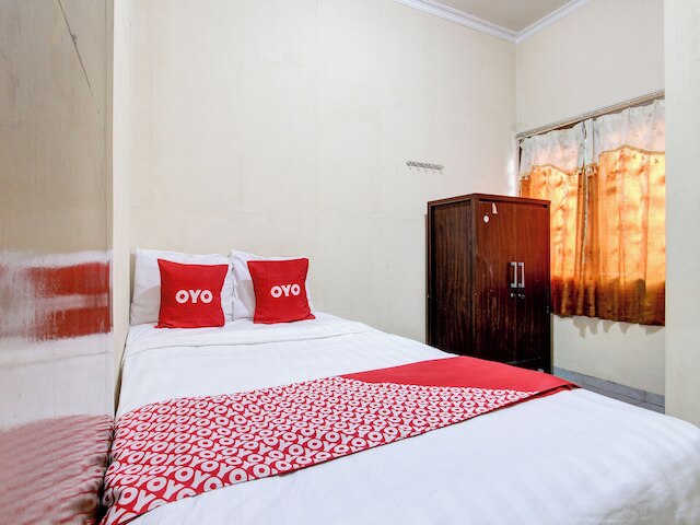 スーパー OYO 92511 グリヤ ディアス シャリア