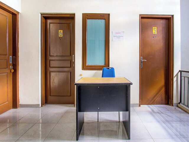 スーパー OYO 92511 グリヤ ディアス シャリア