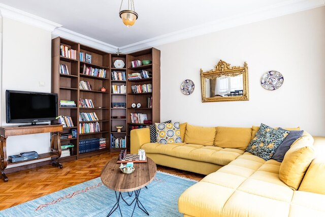 スペーシャス フラット W バルコニー  3  ミン トゥ カディコイ スクエア