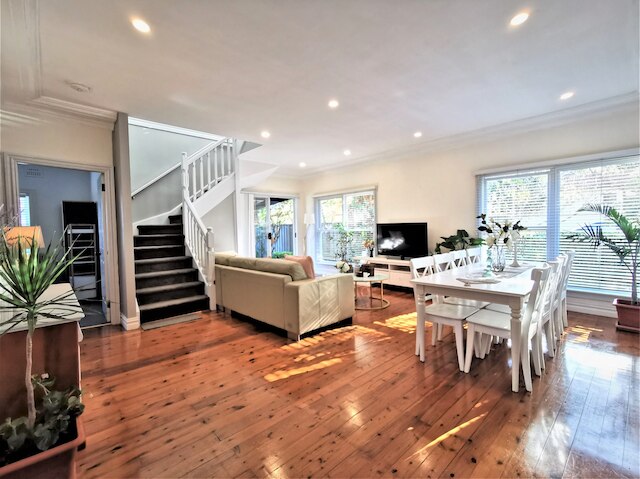 コンフィー4ベッドルームス・コーナーハウス