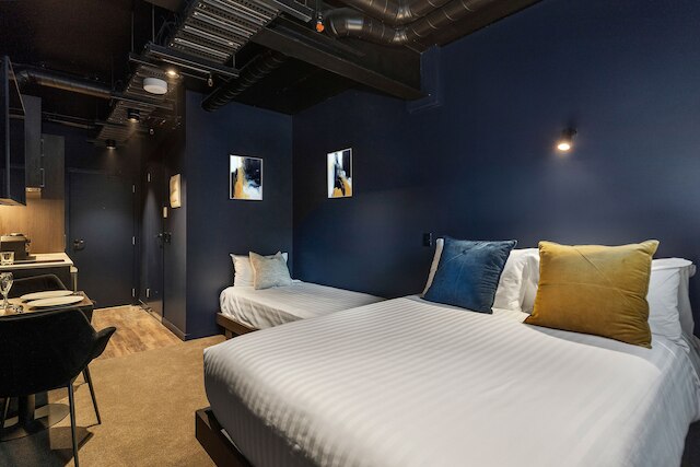 アブストラクト ホテル