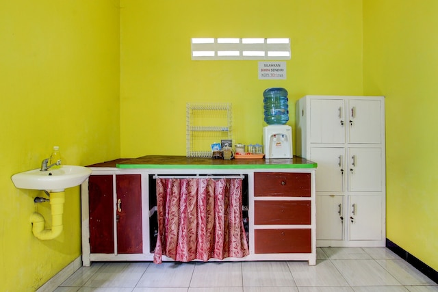 ホテル O ロバック ホステル カプセル ニア アヤム ゴレン テロウォンガン