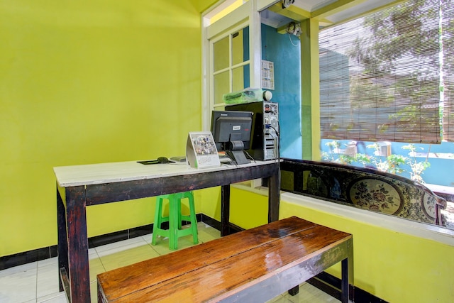 ホテル O ロバック ホステル カプセル ニア アヤム ゴレン テロウォンガン