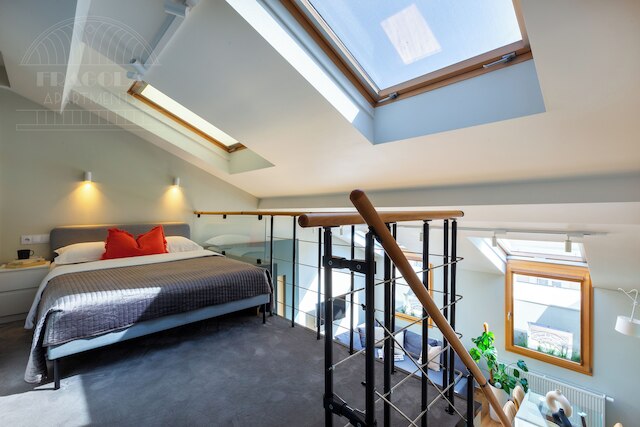 フラゴラ・アパートメンツ・アーツクエア