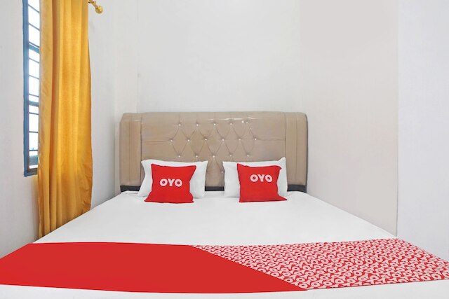 ホテル O スリ ウリナ ホームステイ