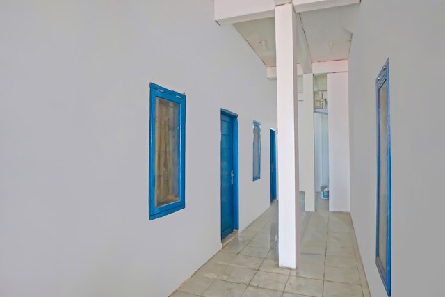 ホテル O スリ ウリナ ホームステイ