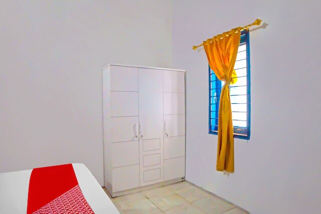 ホテル O スリ ウリナ ホームステイ