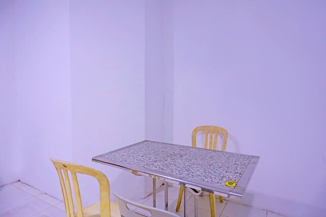 OYO  92585 スマイレー 999