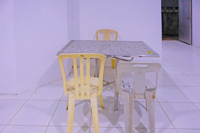 OYO  92585 スマイレー 999