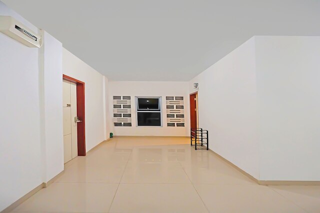 OYO  92585 スマイレー 999