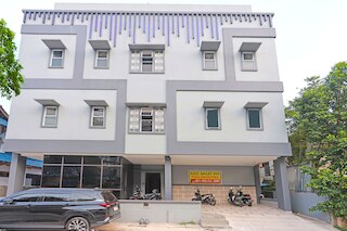 OYO  92585 スマイレー 999