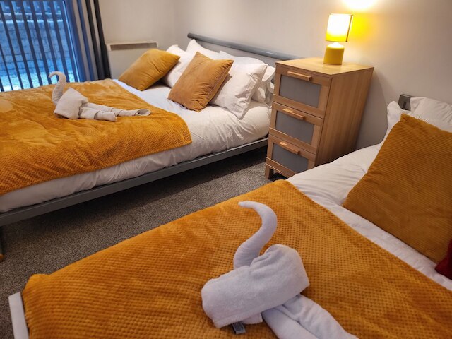 ラグジュアリー リバー ビュー 2 ベッド アパートメント  WiFi ガーデン リバー